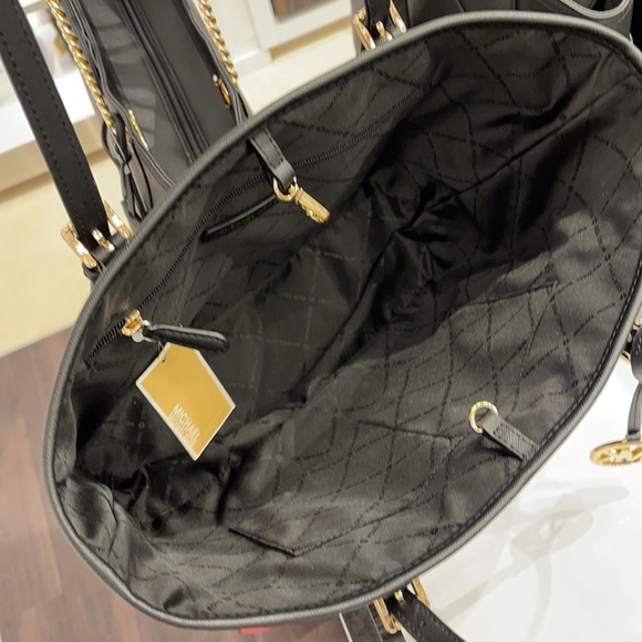 Michael Kors Jet Set Travel Medium Carryall Tote - Picture 8 of 16